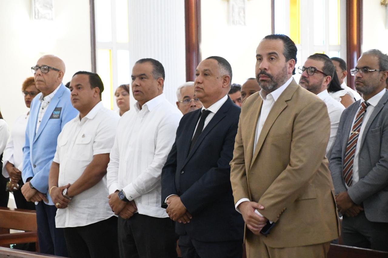 Alberto Rodríguez reafirma compromiso con estudiantes dominicanos en celebración del 27 aniversario de INEFI