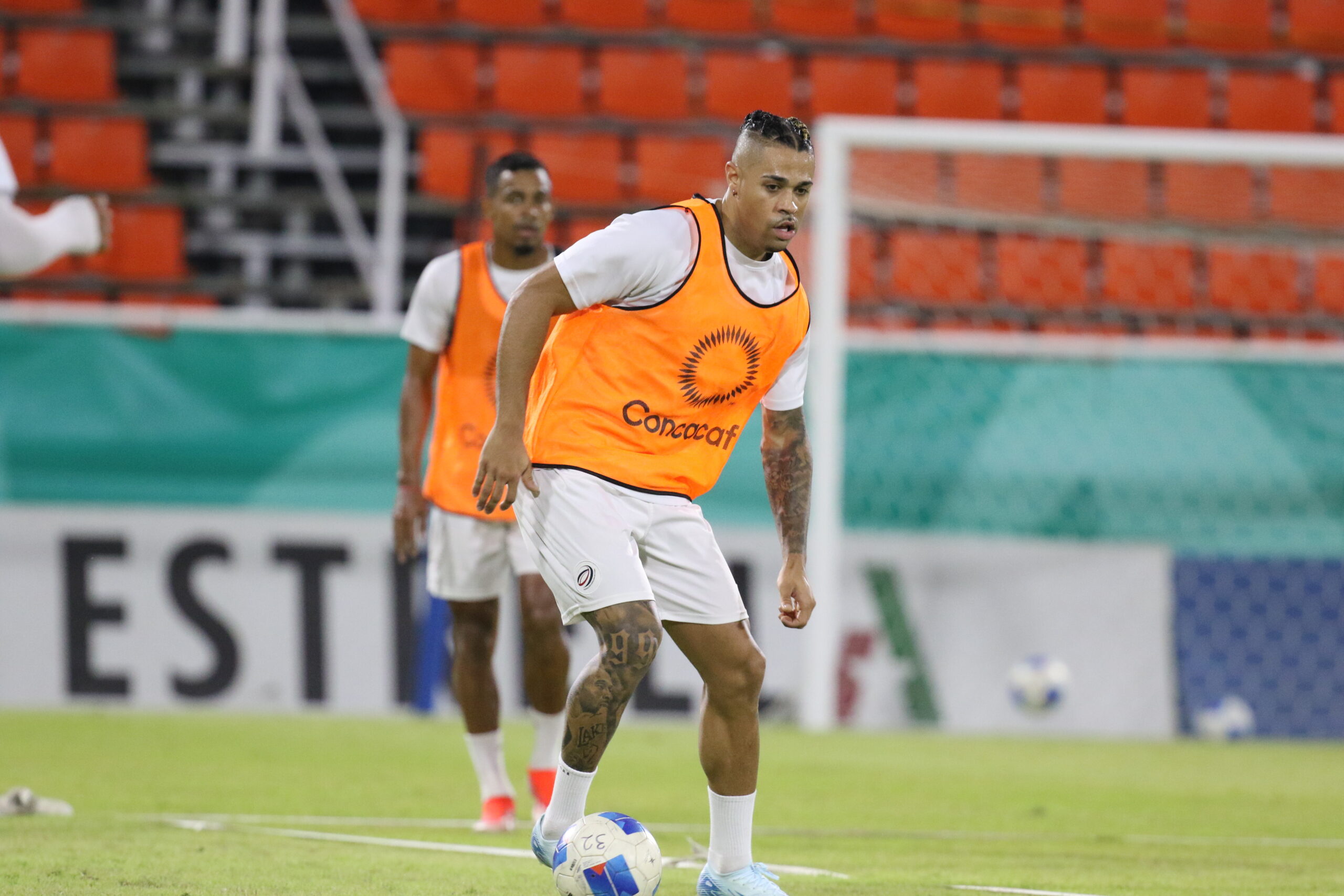 República Dominicana lista para enfrentar a Puerto Rico este martes