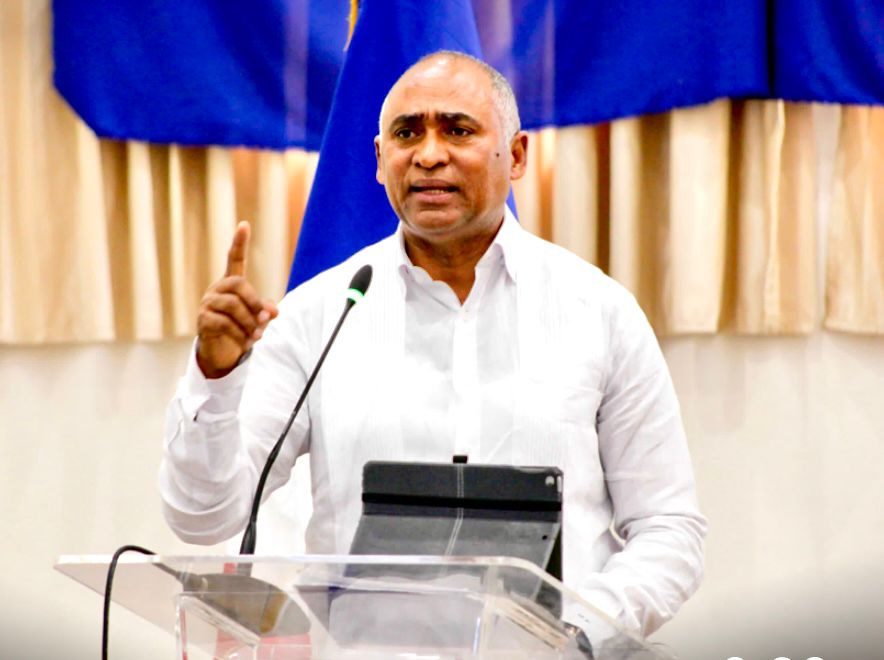 Senador Julito Fulcar Invita a Encuentro del Plan Estratégico de Desarrollo Sostenible 2025-2055