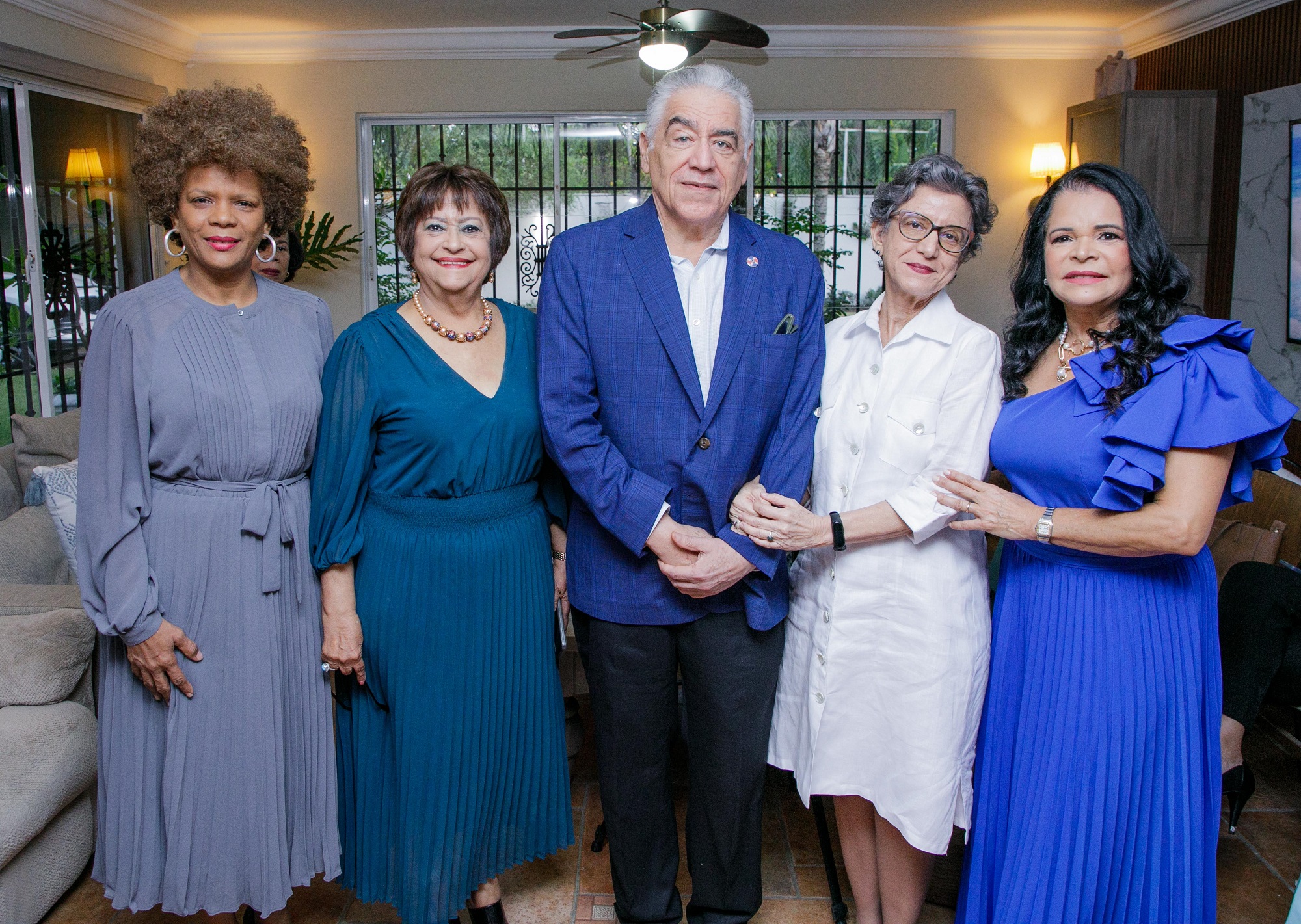 083A1261 Ojo principal. Marivel Contreras, Veronica Sencion, Jose Miguel Soto Jimenez, Carmen Imbert Brugal y Angelica Fernandez de Lluberes.