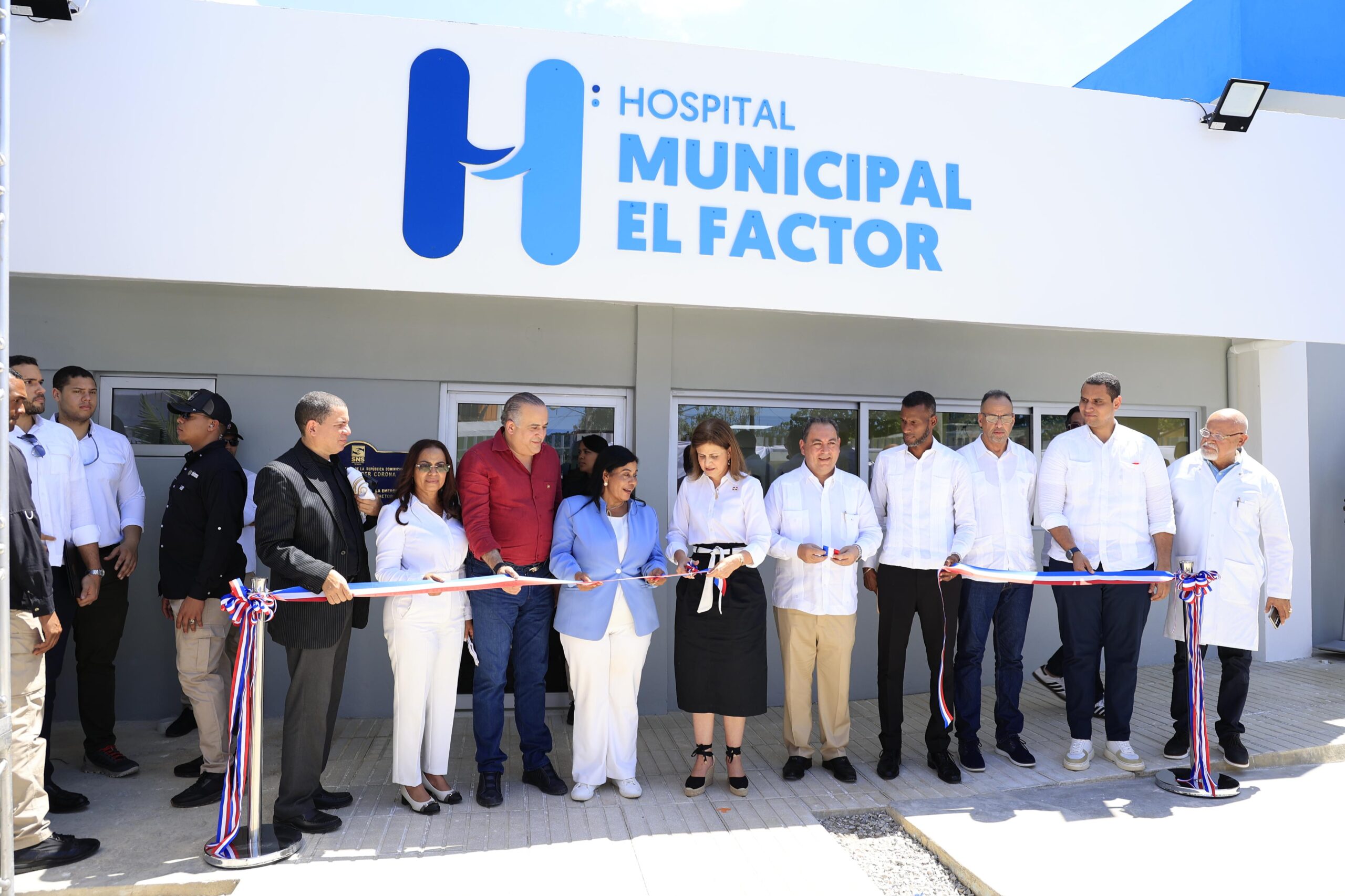 Vicepresidenta deja en funcionamiento Hospital Municipal El Factor y CPN en María Trinidad Sánchez
