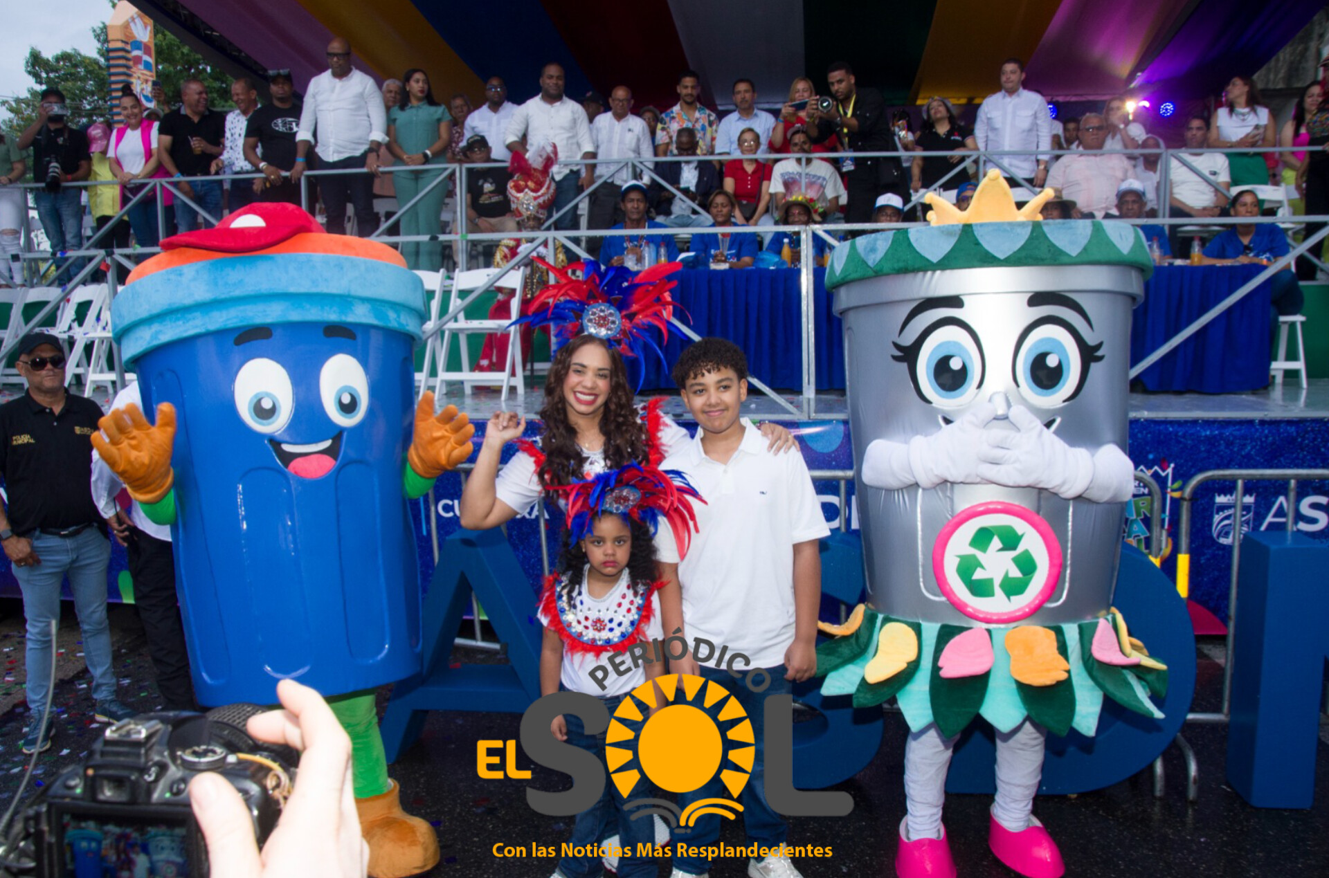 Lluvia bendice desfile de Carnaval en Santo Domingo Norte 2025