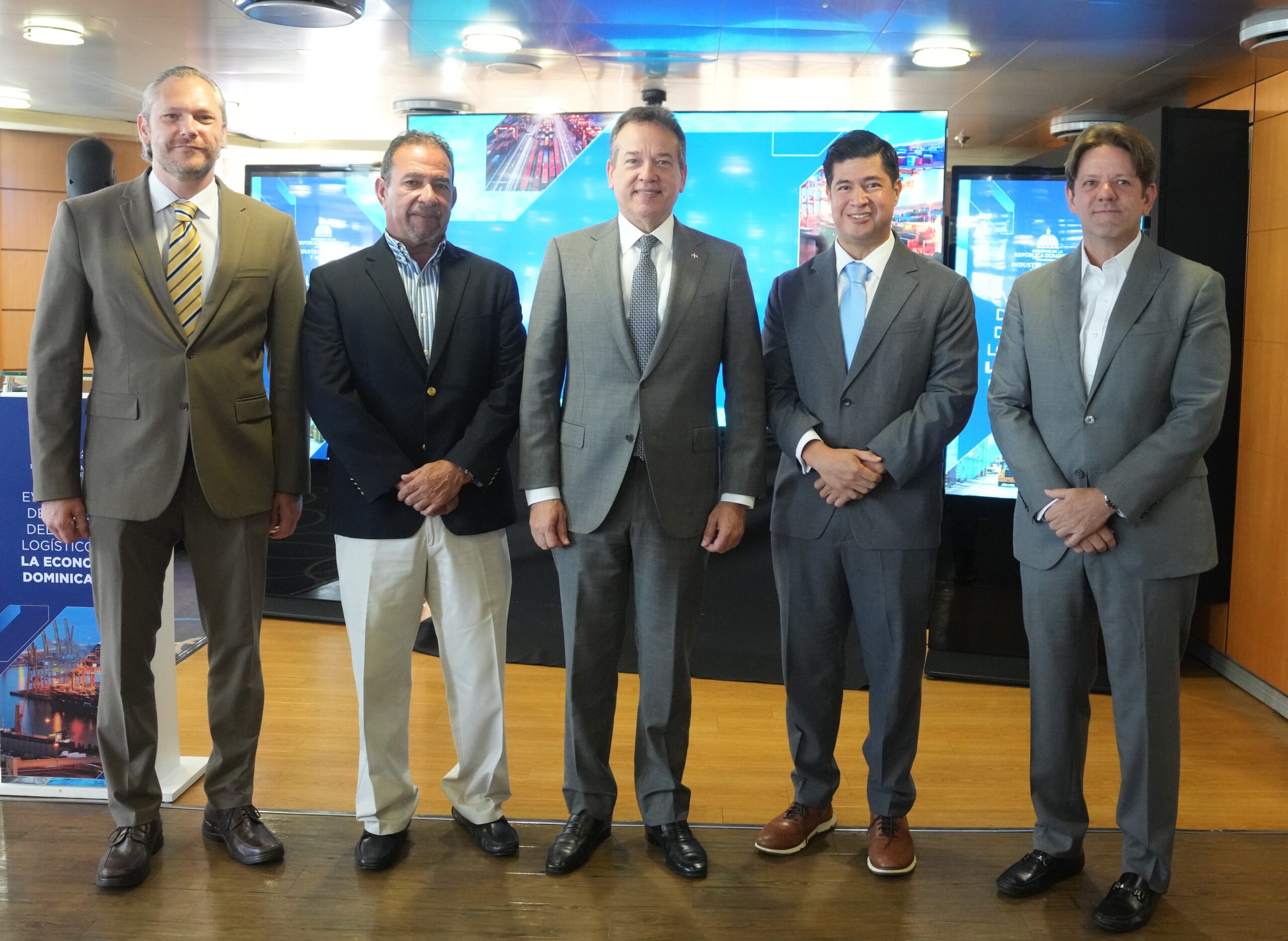 Johanes KelnerNestor GonzalezVictor BisonóJulio Lozano Marcos Henriquez (1)