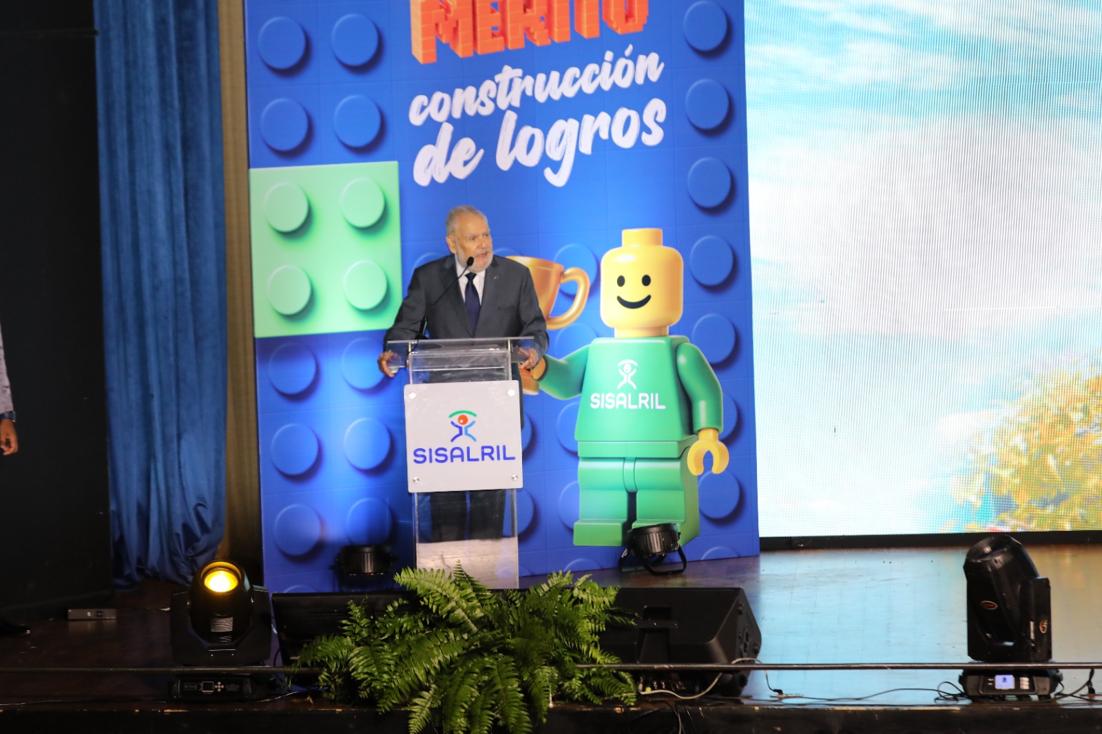 SISALRIL celebra 24 años y reconoce a colaboradores meritorios