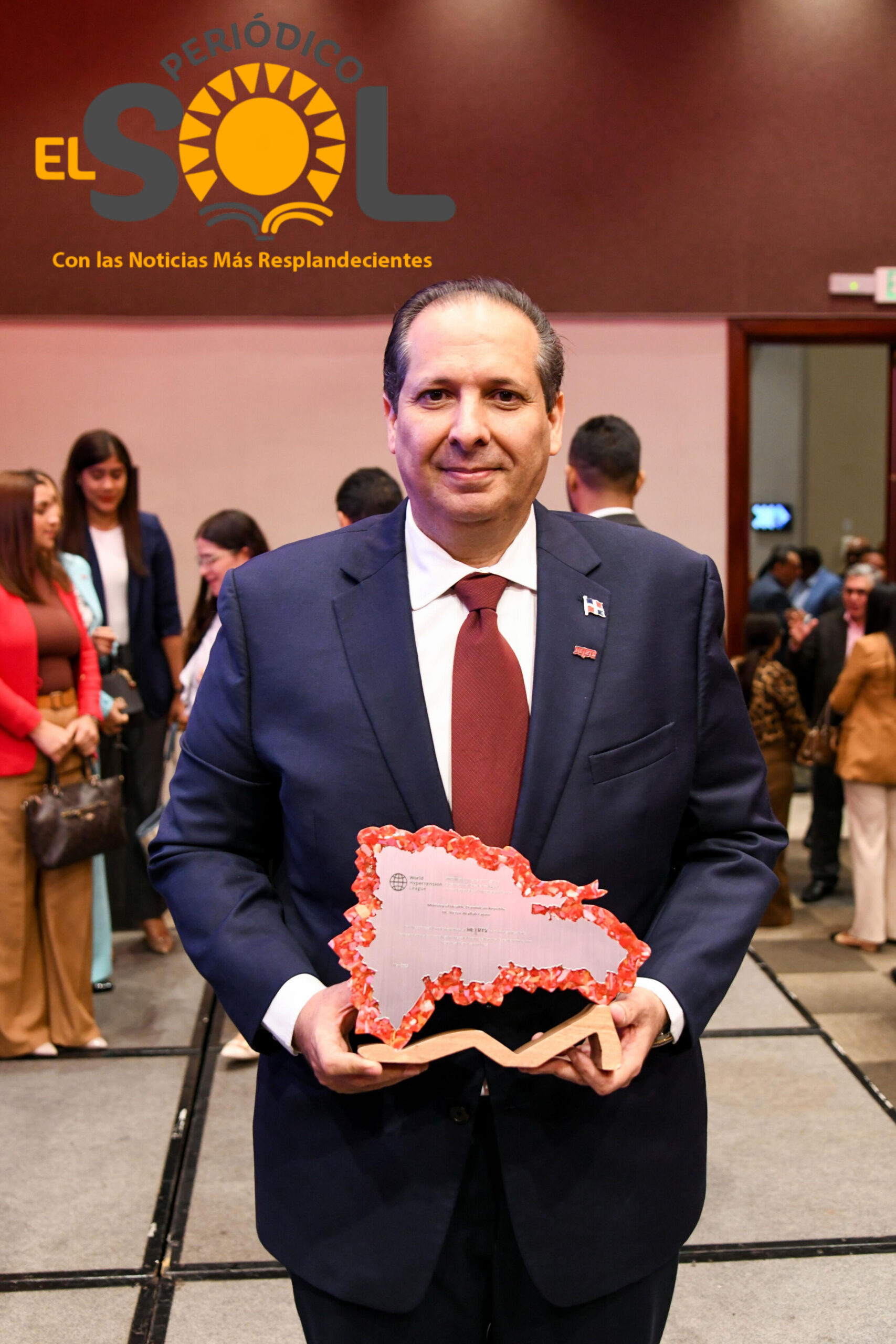 Ministro de Salud recibe premio internacional otorgado a RD por la ejecución de la estrategia HEARTS