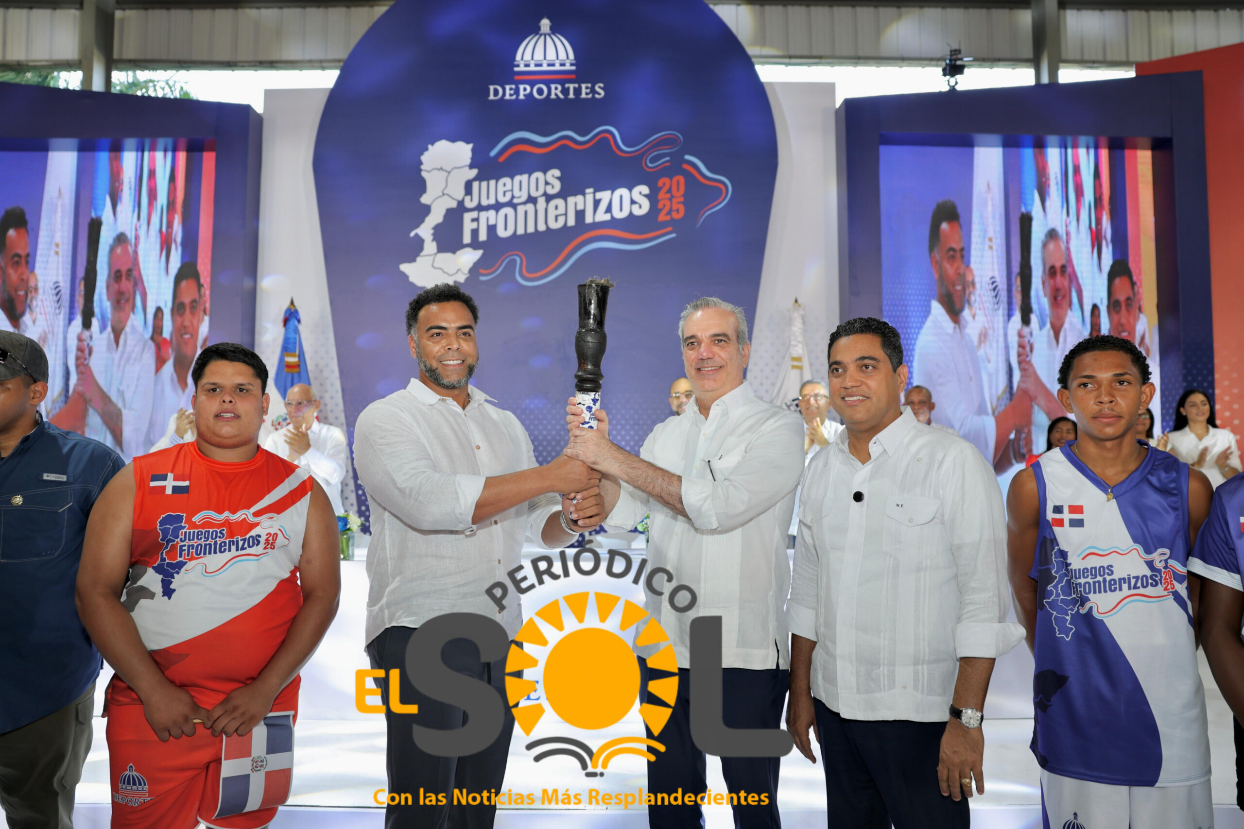 Presidente Abinader y ministro Kelvin Cruz inauguran Juegos Fronterizos 2025
