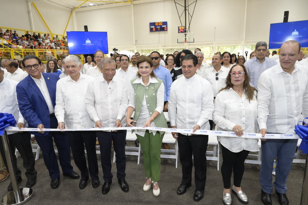 Vicepresidenta inaugura polideportivo en PUCMM de Santiago auspiciado por Banreservas