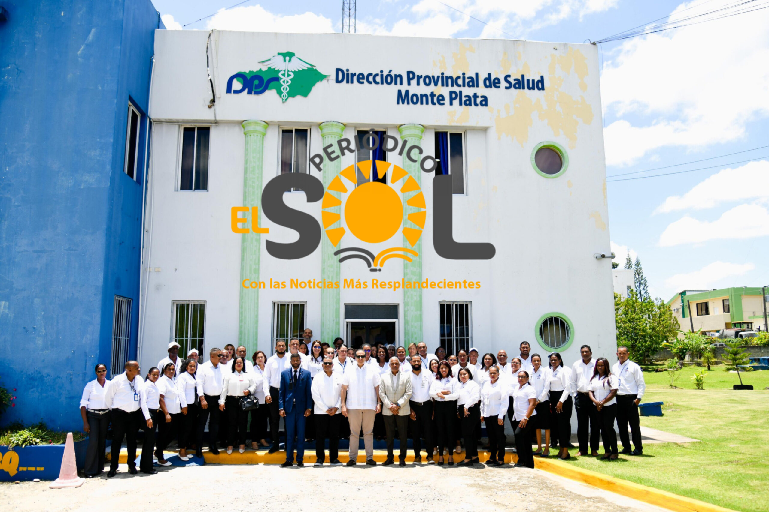 Víctor Atallah reafirma compromiso con la salud en Monte Plata