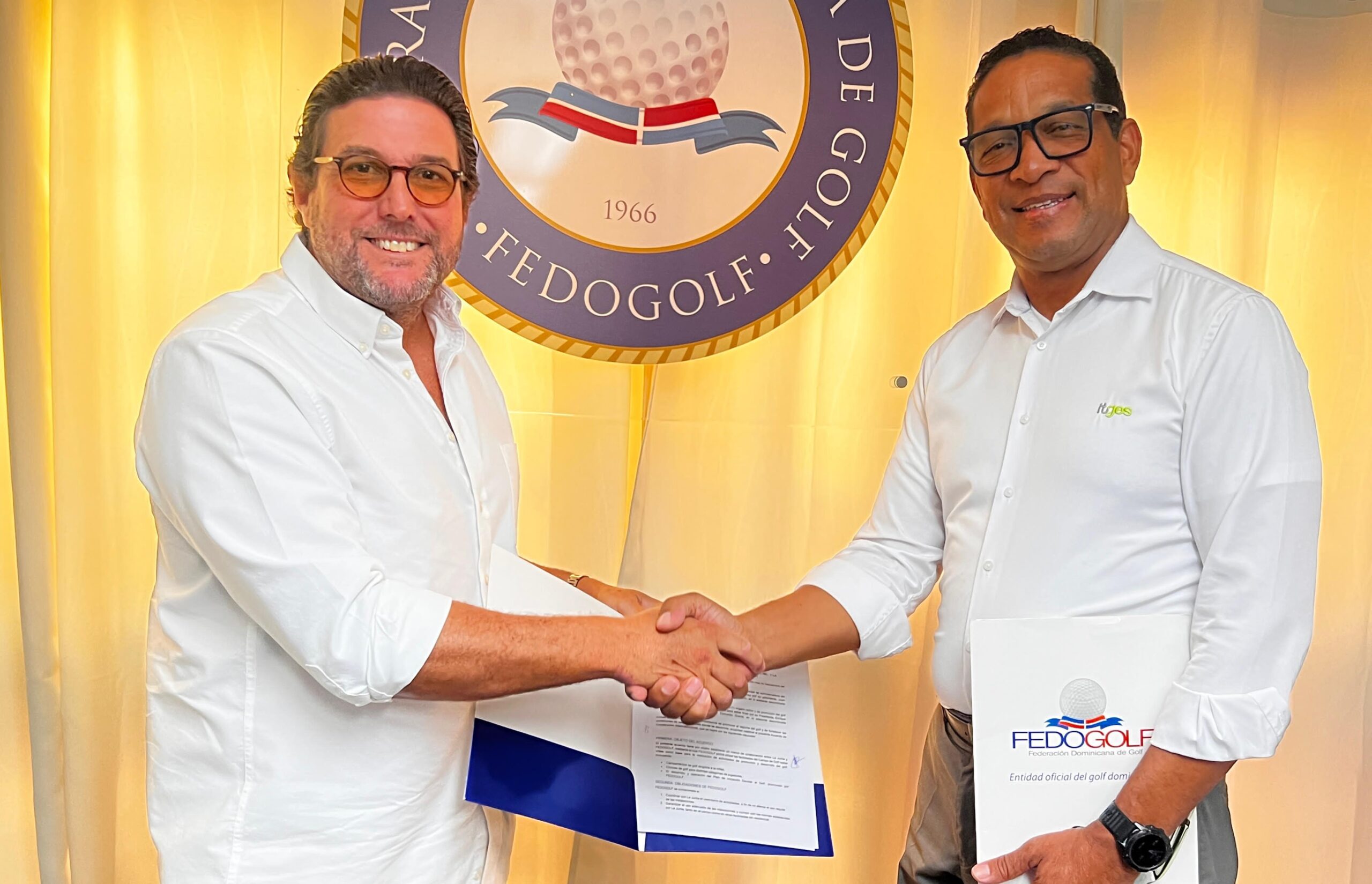 Fedogolf e Isabel Villas firman convenio para desarrollar golf a temprana edad