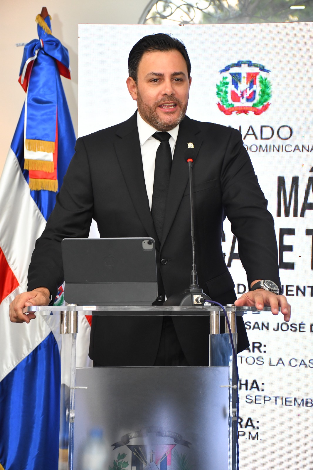 Senador Aneudy Ortiz Sajiun rinde cuentas sobre su primer año de gestión