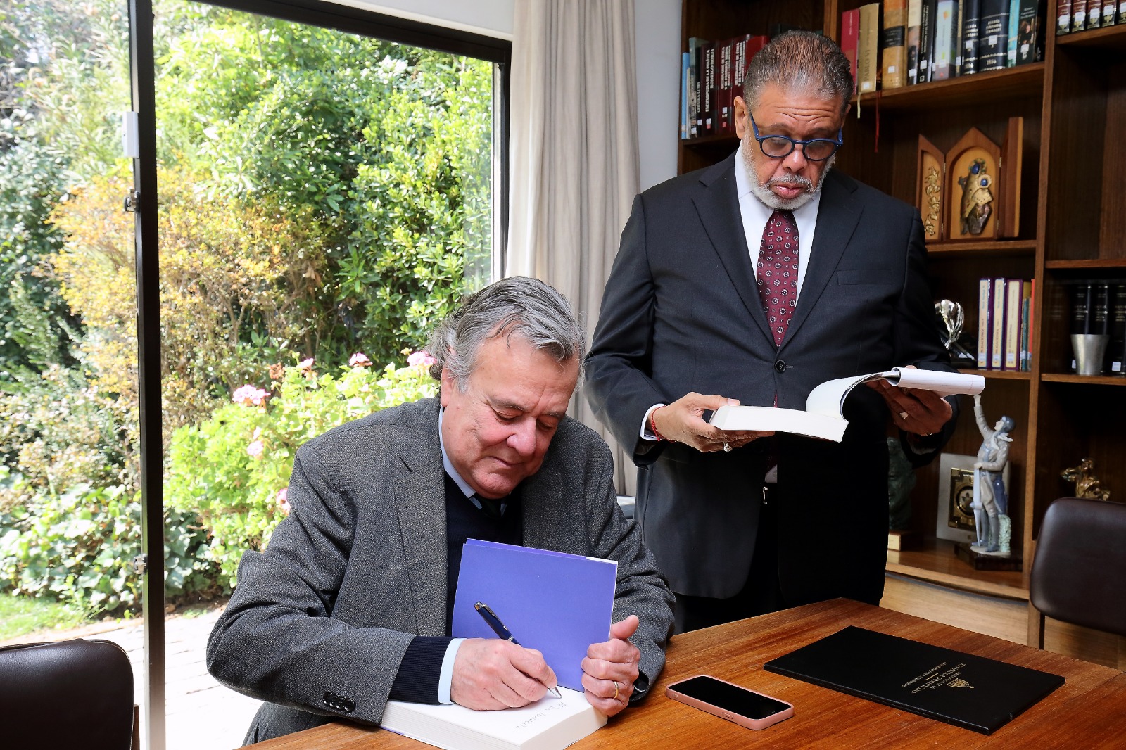 Modesto Guzmán agota agenda en Chile; busca traer experiencias de programas sociales