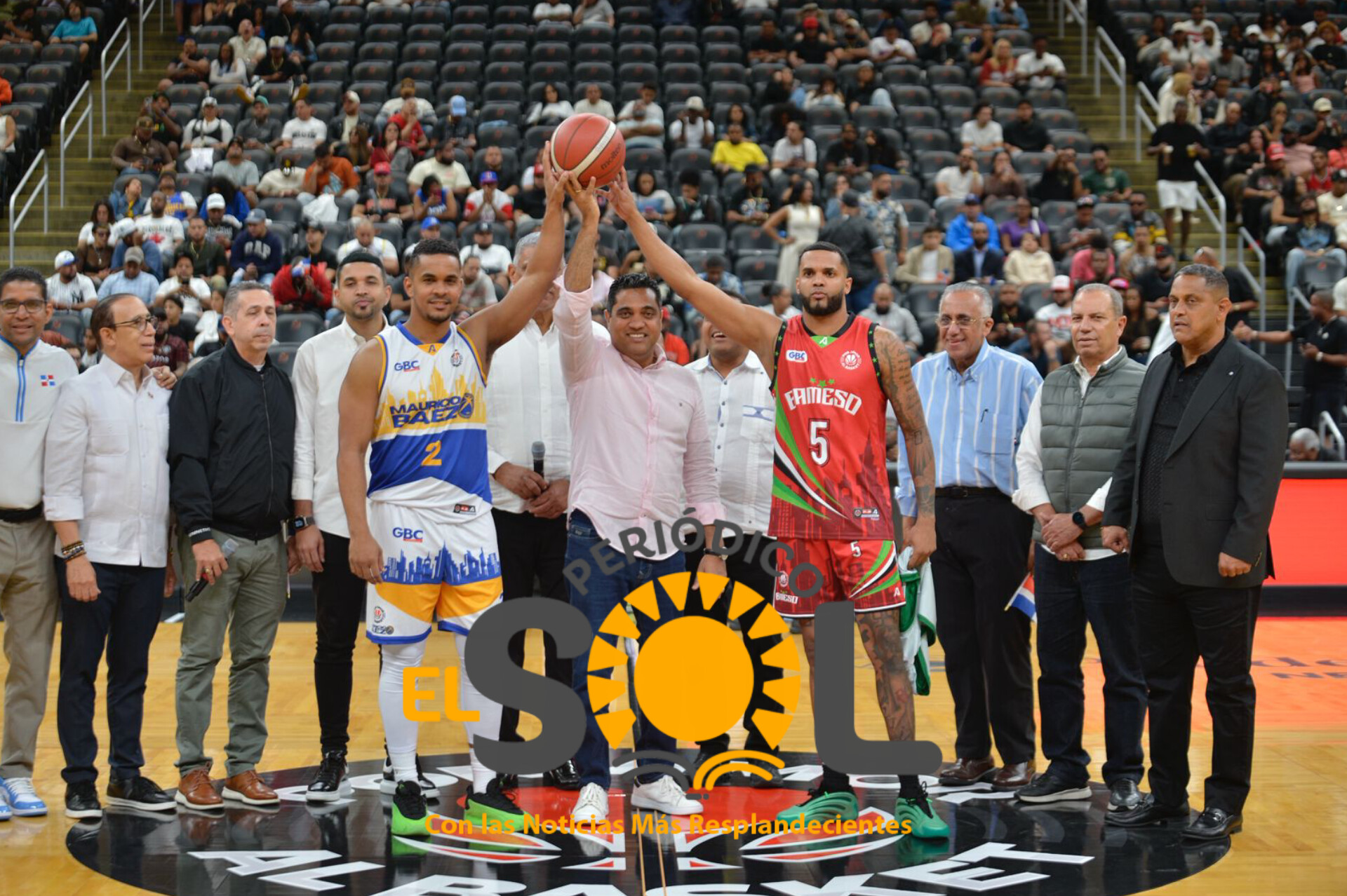 Ministro Kelvin Cruz hace saque de honor en juego Mauricio Báez vs Bameso en Prudential Center, New Jersey