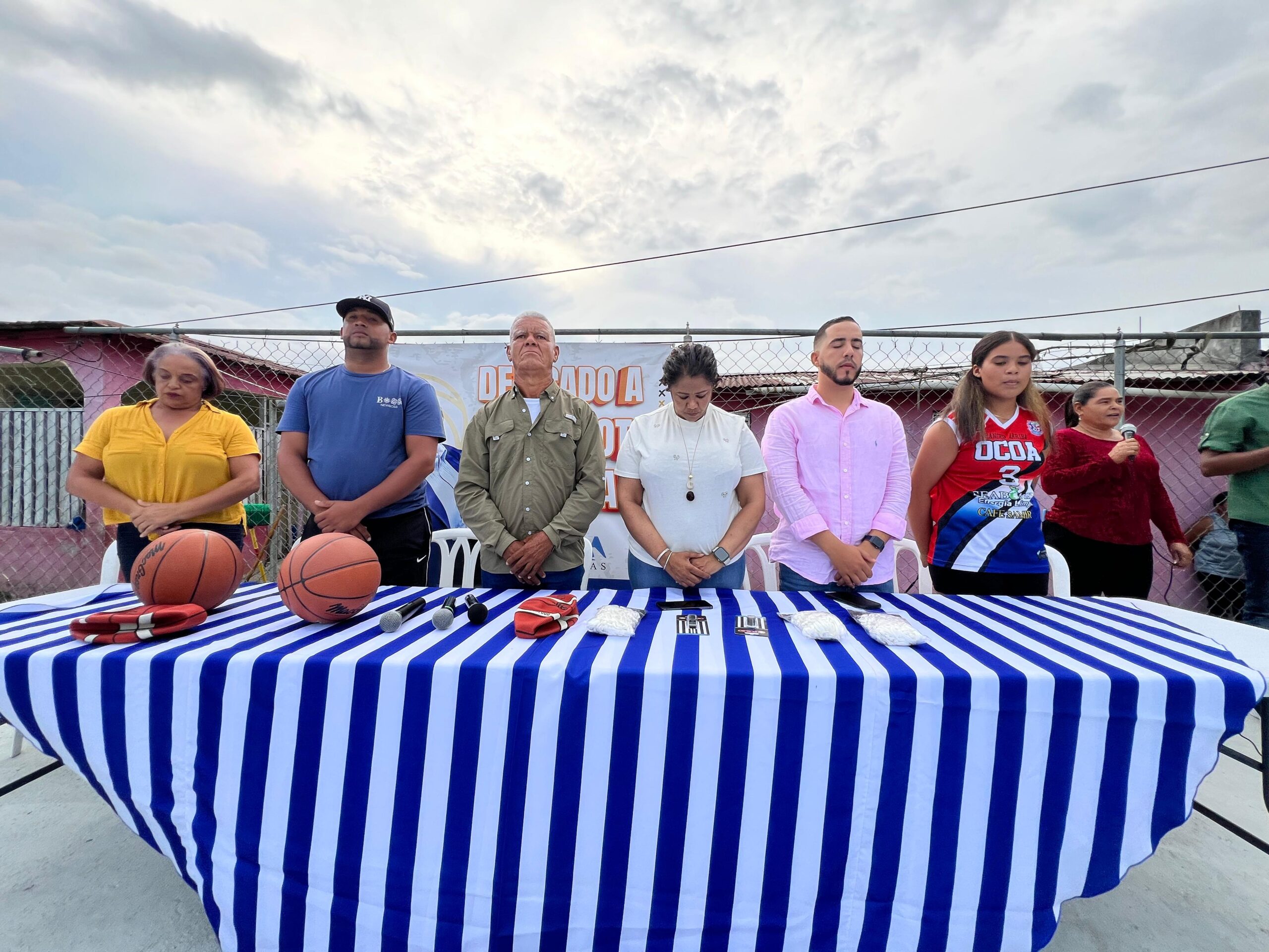 Diputada Yalis Soto entrega cancha remozada en Juan Luis- Arroyo Cañas