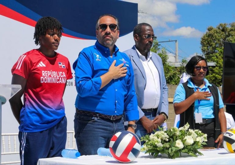 Marileidy Paulino elogia la labor de Alberto Rodríguez a favor de la juventud dominicana