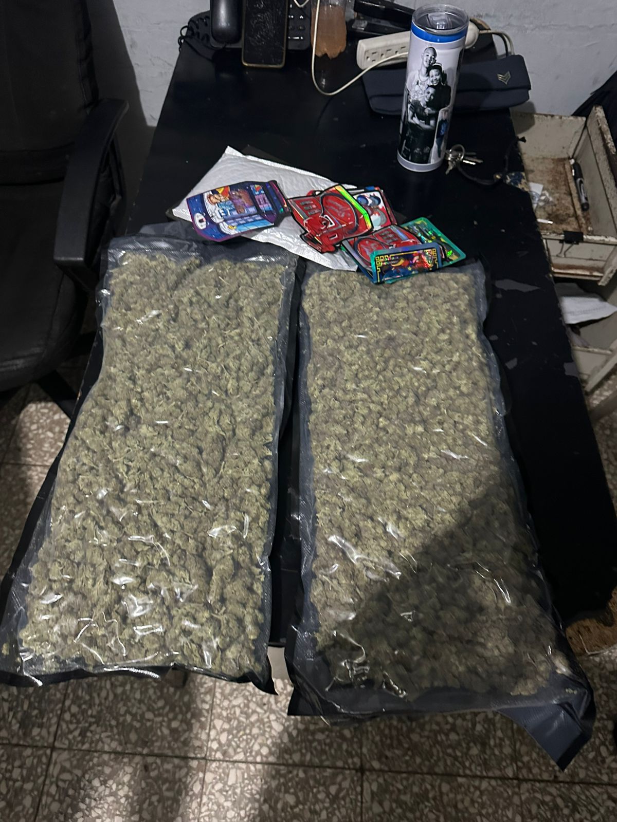 Policía Nacional detiene a la artista urbana “Masha” y a un hombre con dos paquetes de presunta marihuana