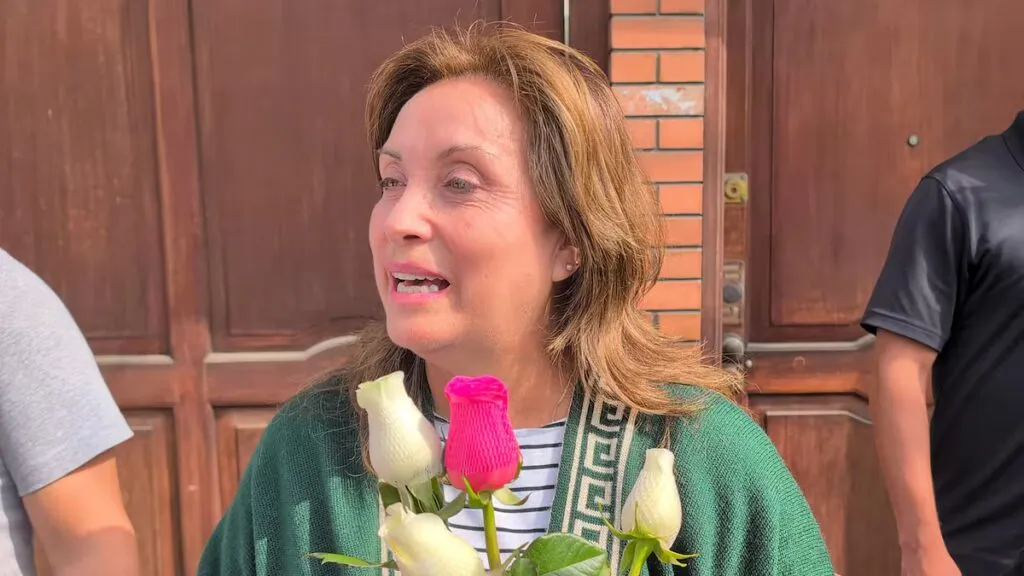 La expresidenta peruana Dina Boluarte le desea «todos los éxitos» a su sucesor, José Jerí