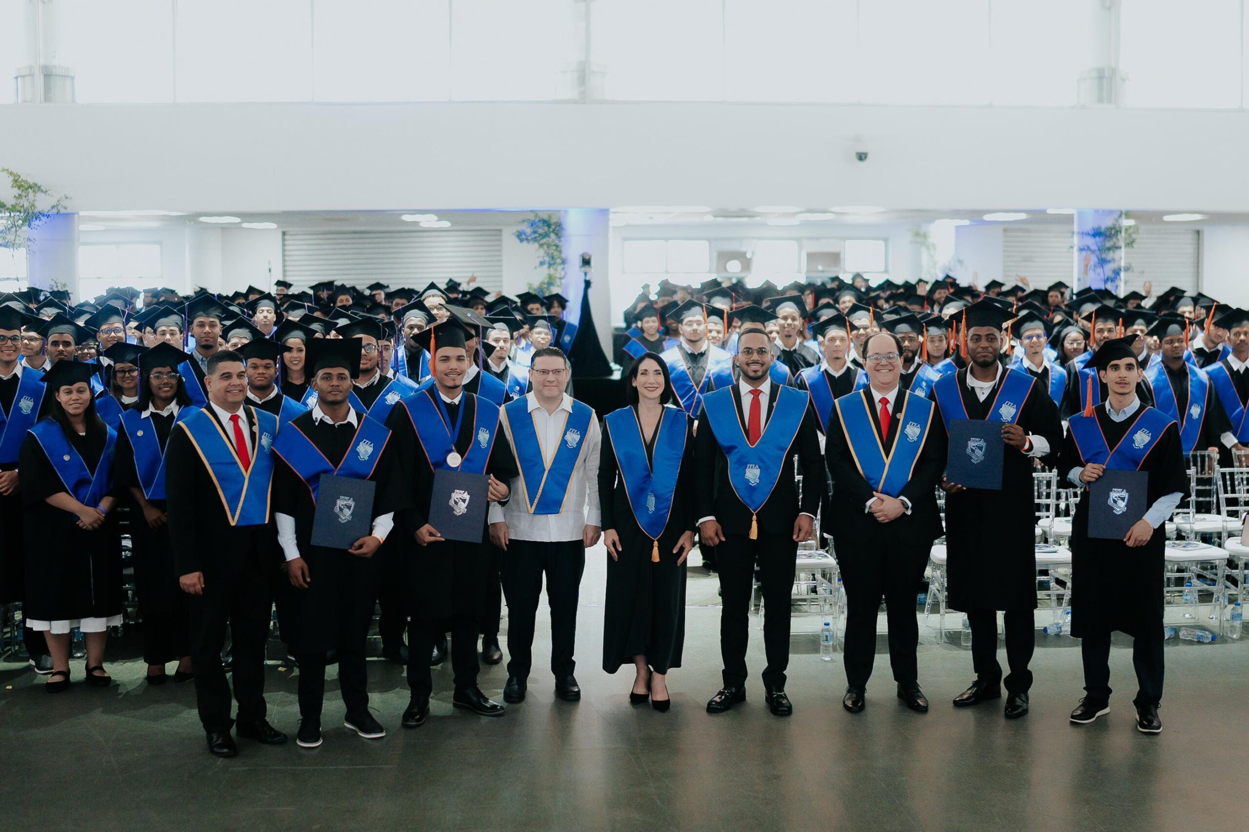 ITLA marca un hito en 2025 con récord histórico de graduandos, expansión nacional y liderazgo en innovación tecnológica