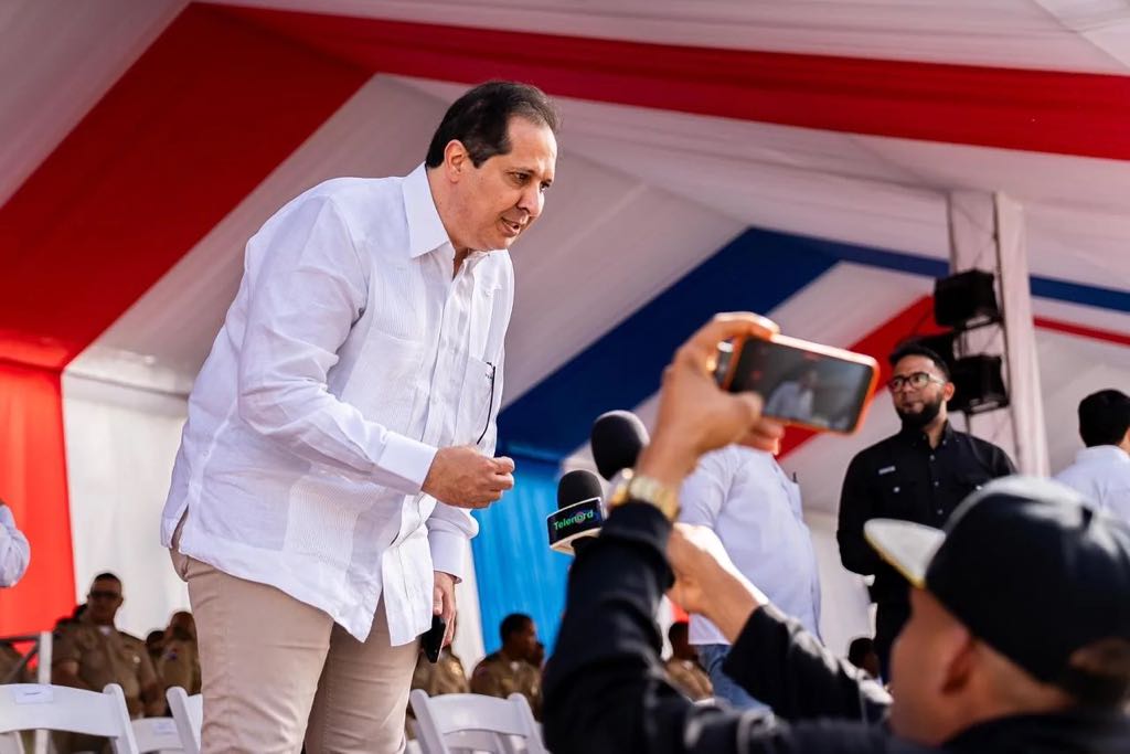 Víctor Atallah define prioridades del sector Salud y proyecta en 2026 de fortalecimiento sanitario