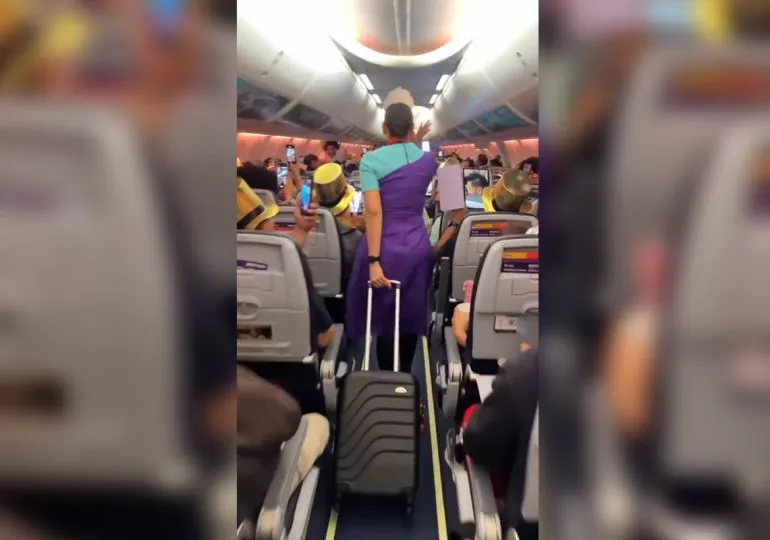 Video | Arajet recorre maleta en pleno vuelo para esperar 2026