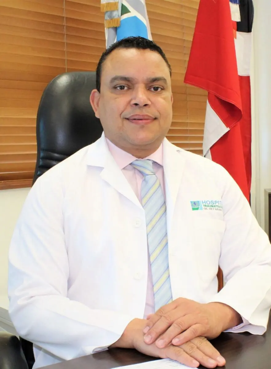 Presidente designa a Julio Landrón como director del Servicio Nacional de Salud
