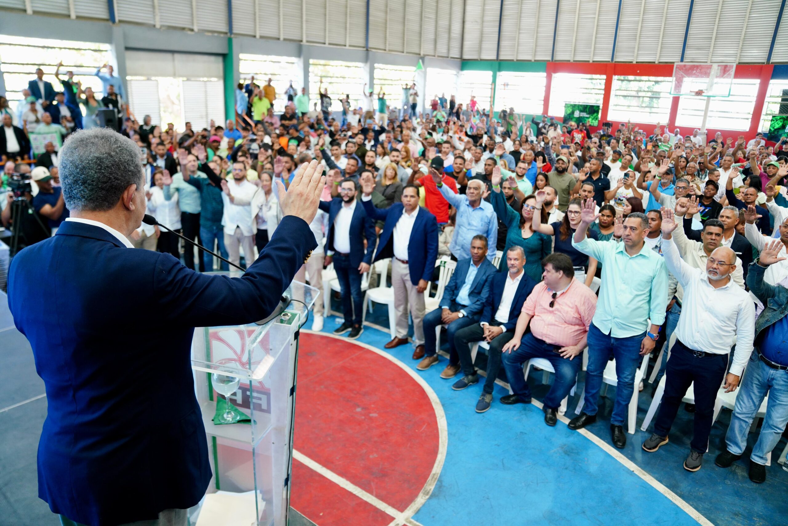 Importantes dirigentes del PLD en Santiago pasan a la Fuerza del Pueblo: un exdiputado, regidores, exregidores y una exgobernadora