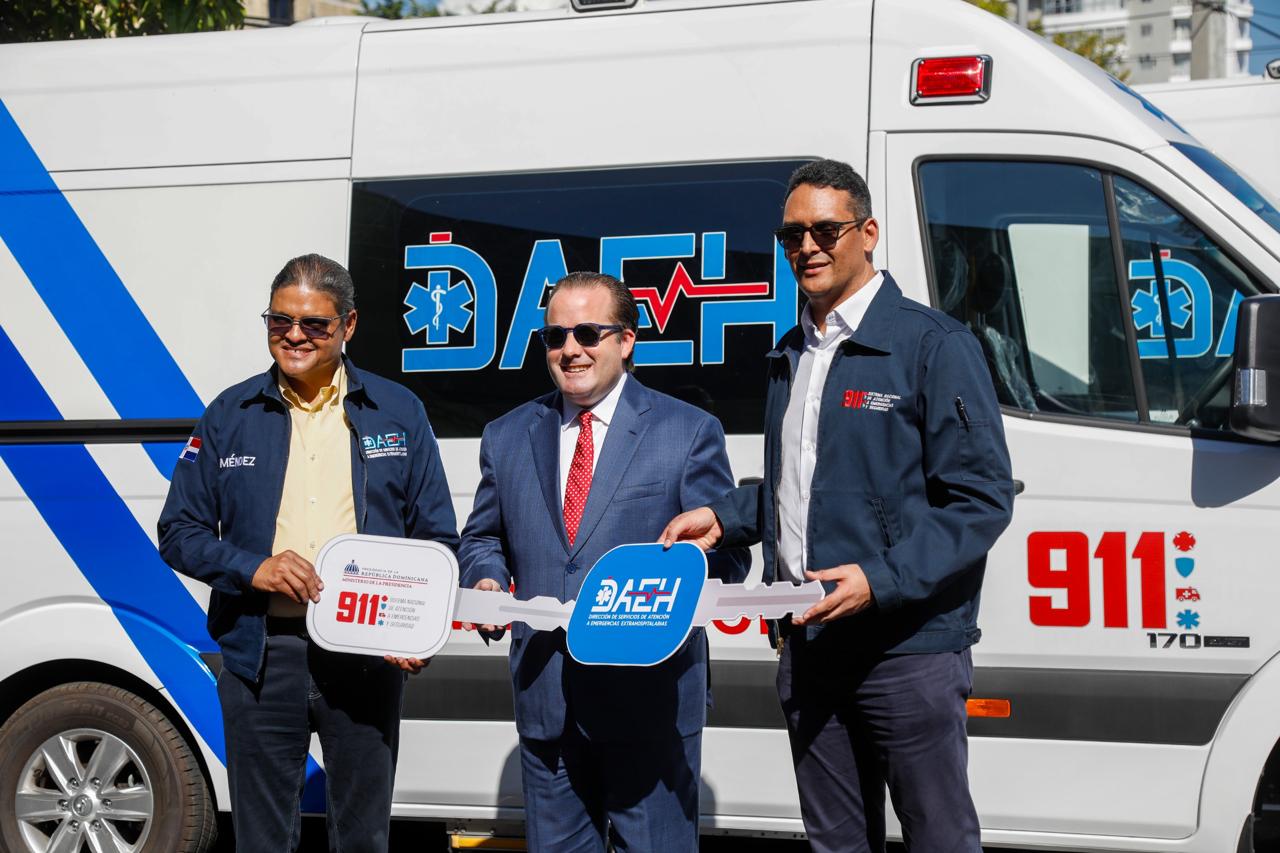 Sistema 911 entrega 50 modernas ambulancias a la DAEH para fortalecer la atención a las emergencias ciudadanas