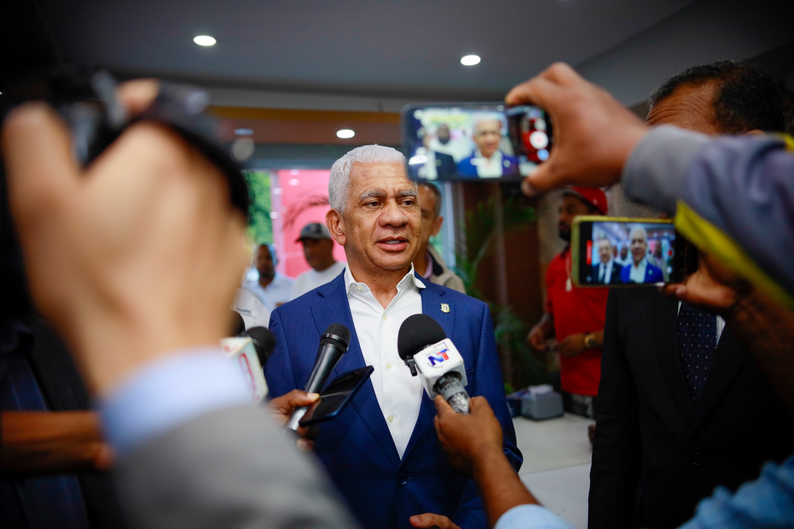 Presidente del Senado dispuesto a citar ejecutivos de Aerodom por retraso en mejoras aeroportuarias
