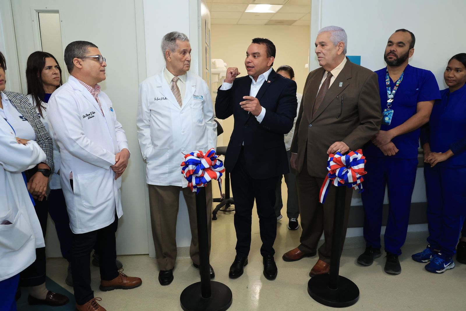 SNS fortalece atención de salud bucal con entrega de tomógrafos dentales y panorámicos en ocho hospitales, con una inversión total que supera los 63 millones de pesos