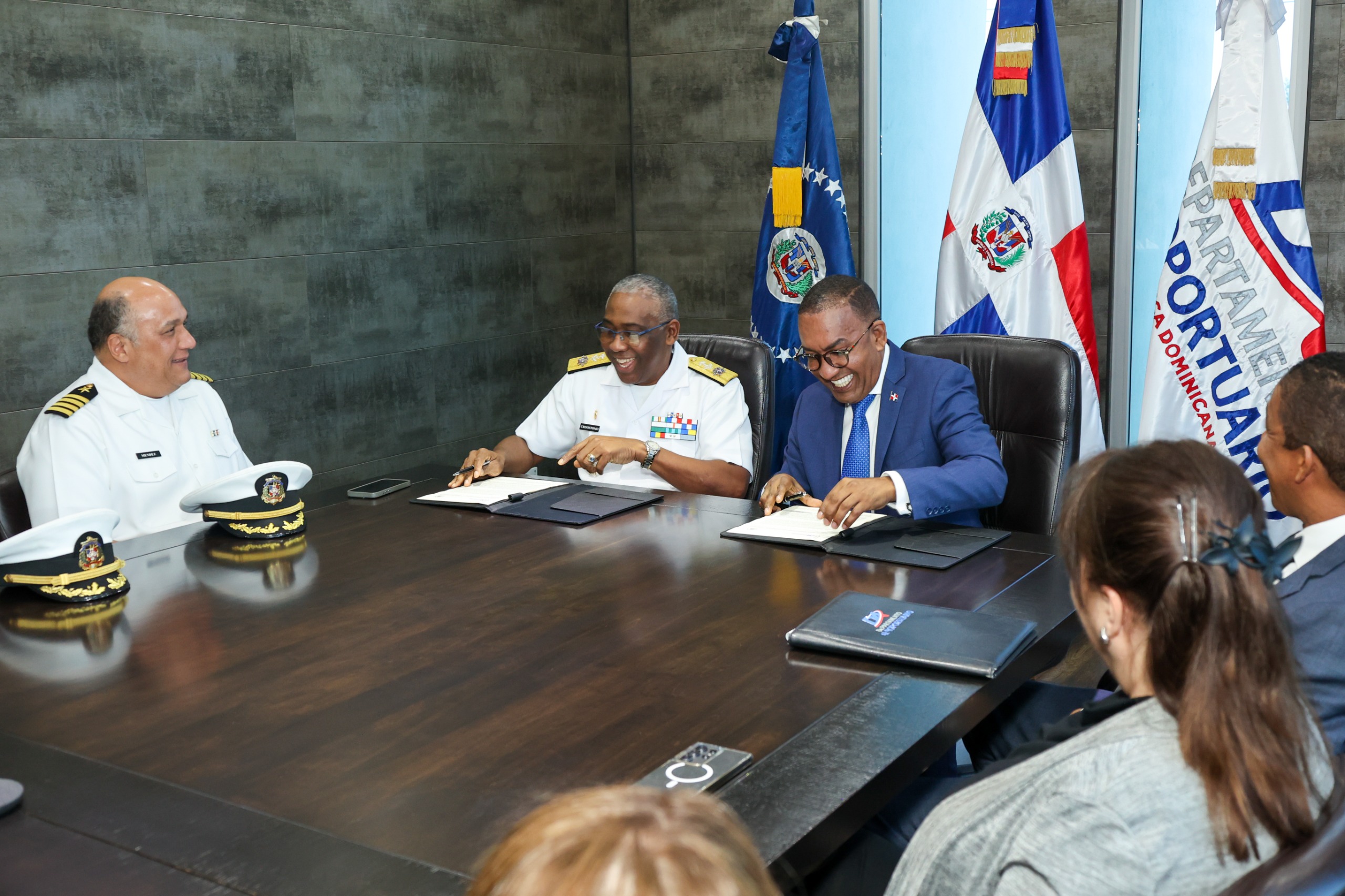 Firma de acuerdo (DA y ARMADA) (3)