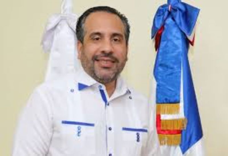 ALBERTO RODRÍGUEZ ES RECONOCIDO COMO FUNCIONARIO PÚBLICO DEL MES POR SU IMPACTO EN EL DEPORTE ESCOLAR