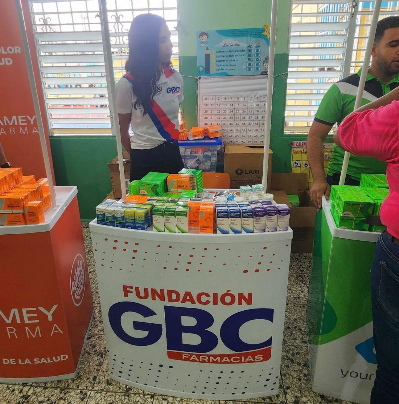 Raymond Rodríguez y Fundación GBC realizan operativo médico integral en Arroyo Hondo