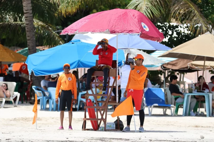 Héroes sin descanso: quienes trabajan para proteger a la población en Semana Santa