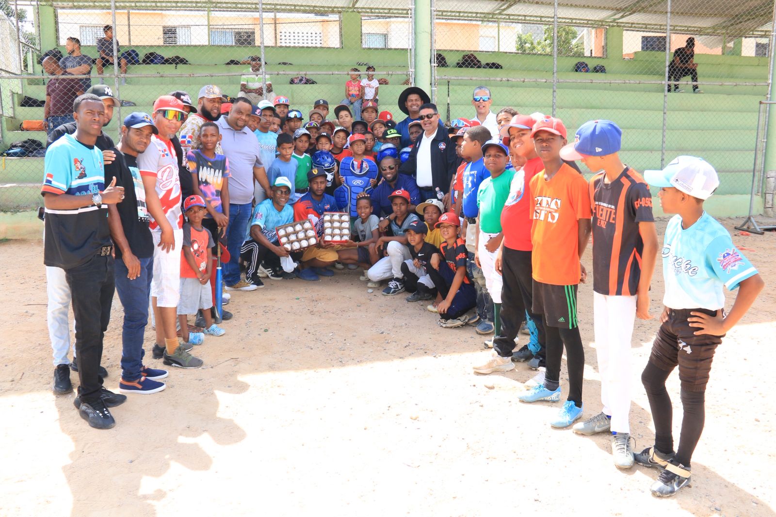 DCNB evalúa condiciones estadio municipal de Padre Las Casas, en Azua