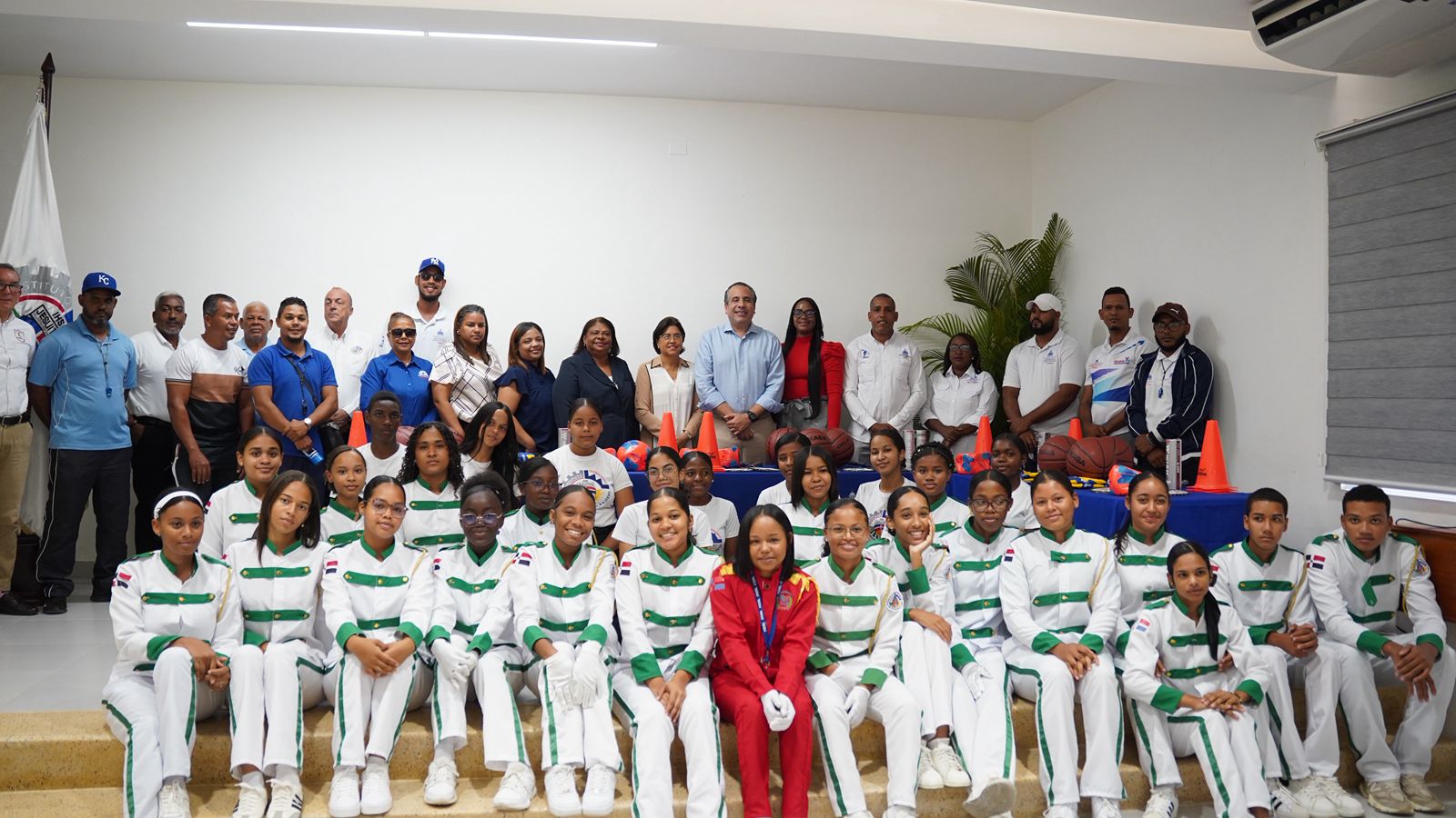 De extremo a extremo: INEFI activa histórica gira nacional de entrega de utilería deportiva