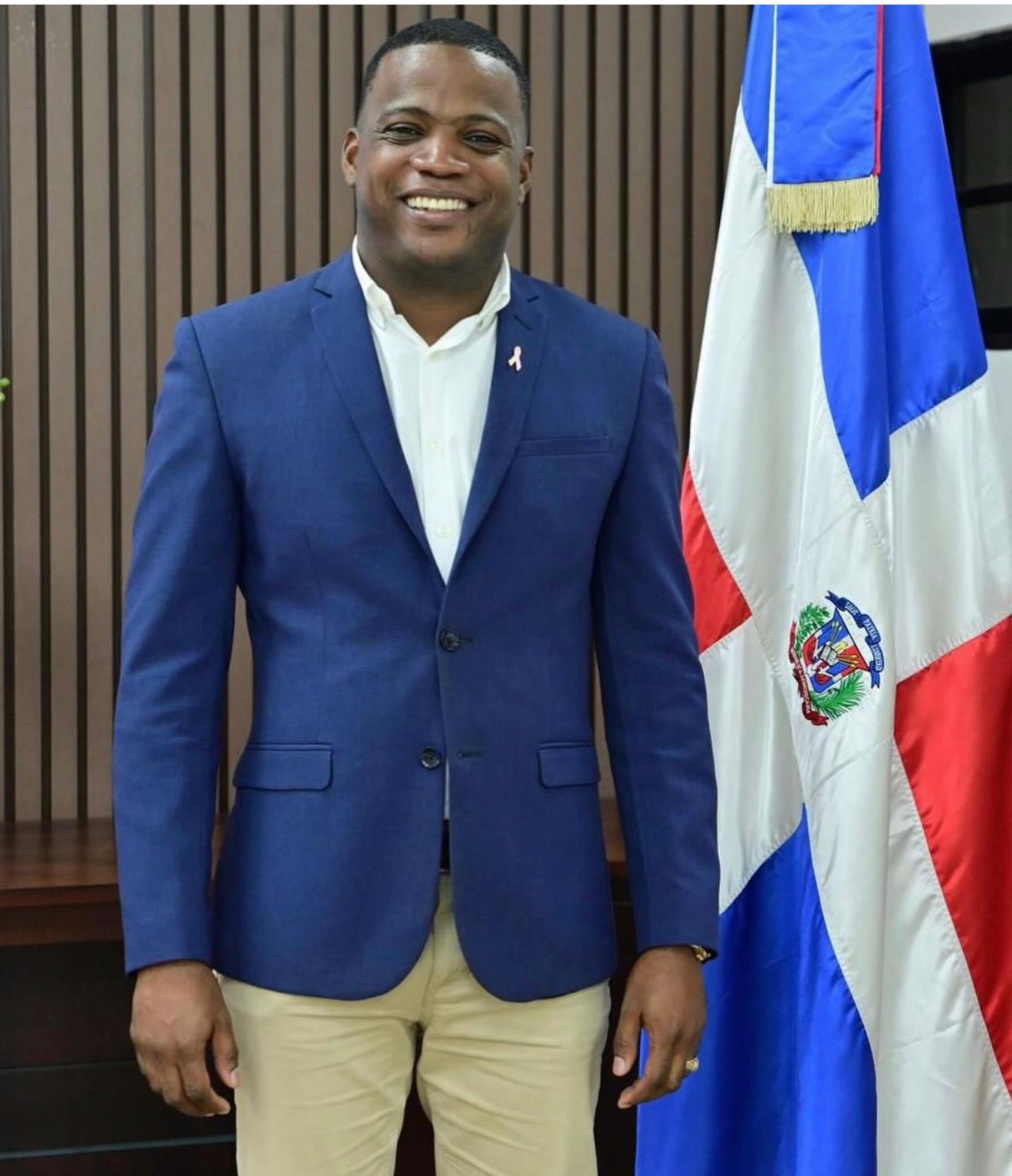 Presidente Luis Abinader designa a Robert Martínez como vicecónsul en Panamá
