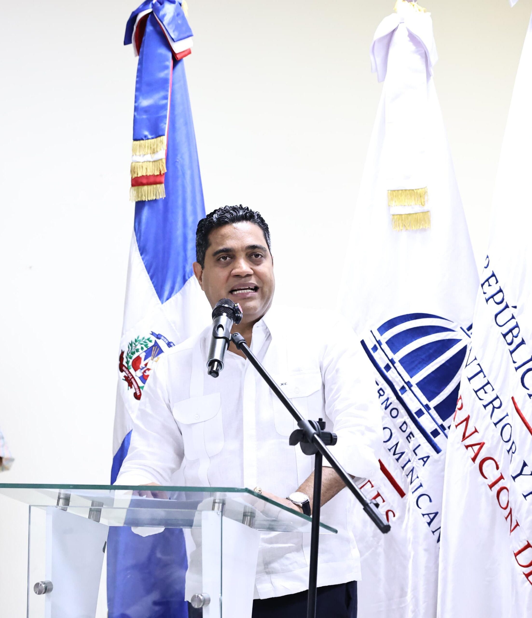 Ministro de Deportes gestiona con Presidente Abinader retorno de atletas varados en Venezuela