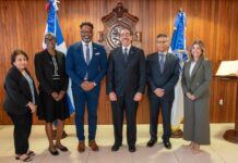 UASD RECIBE VISITA DE COMISIÓN DEL BRONX COMMUNITY COLLEGE