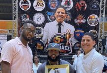 Chimbala y Martínez Brito son reconocidos en histórica inauguración del primer Torneo de Baloncesto Superior de Peravia