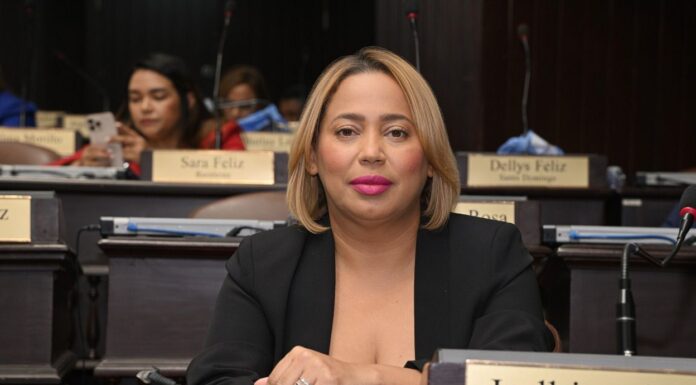 Indhira De Jesús impulsa proyecto para acumular fondos no utilizados en medicamentos