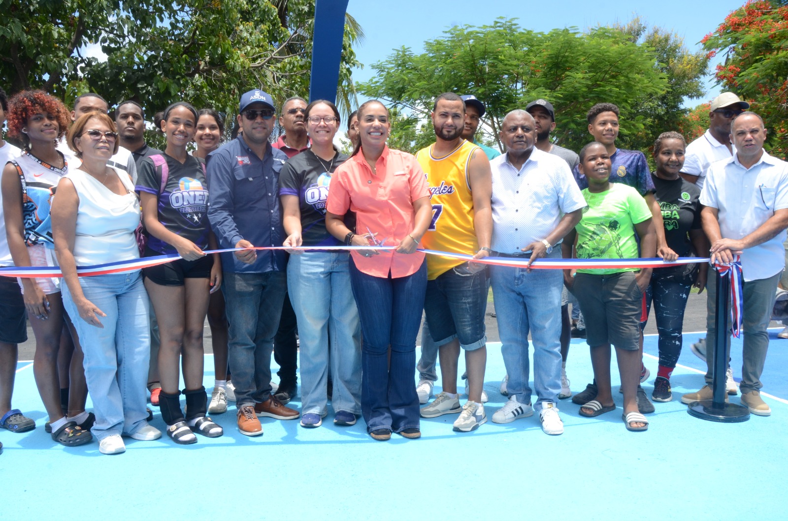 La alcaldesa Betty Gerónimo inaugura parque y cancha en Los Palmares y supervisa obras en distintos sectores