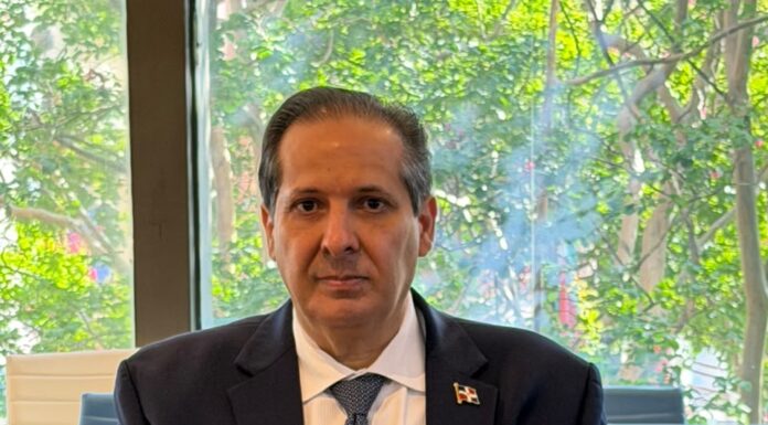 Victor Atallah presenta en Washington los avances que posicionan a RD como referente regional en salud