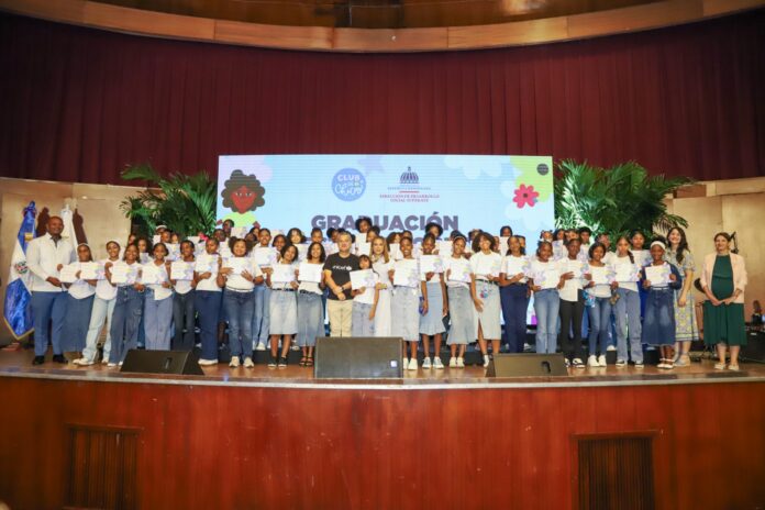 Graduación Clubes de Chicas Santo Domingo 2026 2 (1)