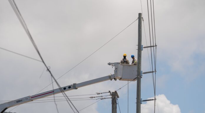 ETED mejora seguridad de la infraestructura eléctrica con trabajos de mantenimiento en línea 69 KV Pimentel-Macorís