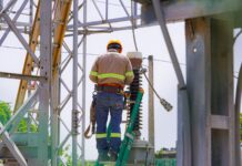 ETED optimiza la red de transmisión con mantenimiento preventivo en San Cristóbal