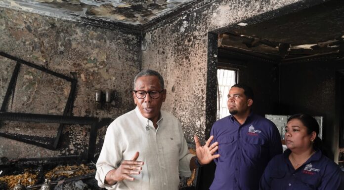 Gobierno acude en auxilio de familias afectadas por incendio en la zona Colonial a través de DASAC