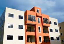 Residentes del Residencial Juan Pablo II y varios sectores; denuncian prolongado apagón y exigen respuesta de EDEESTE