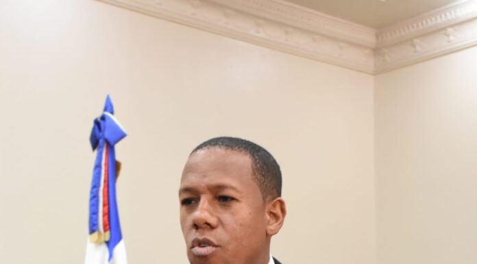 Regidor Wilkin Martínez declara de urgencia la construcción de la Funeraria Municipal del Ensanche Quisqueya