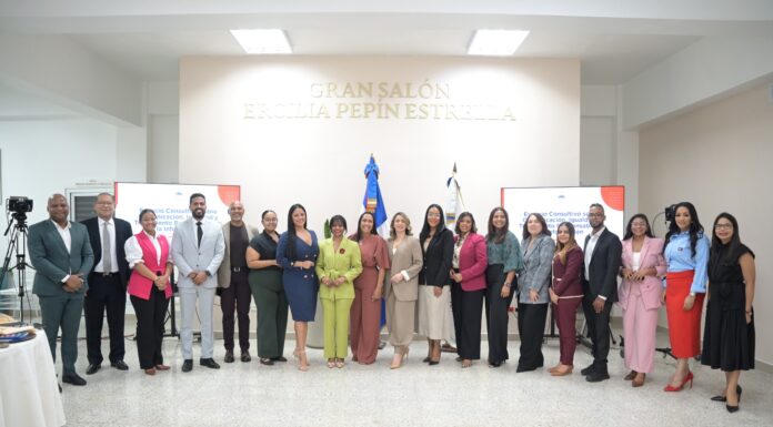 Ministerio de la Mujer realiza encuentro con medios para fortalecer la prevención de la violencia