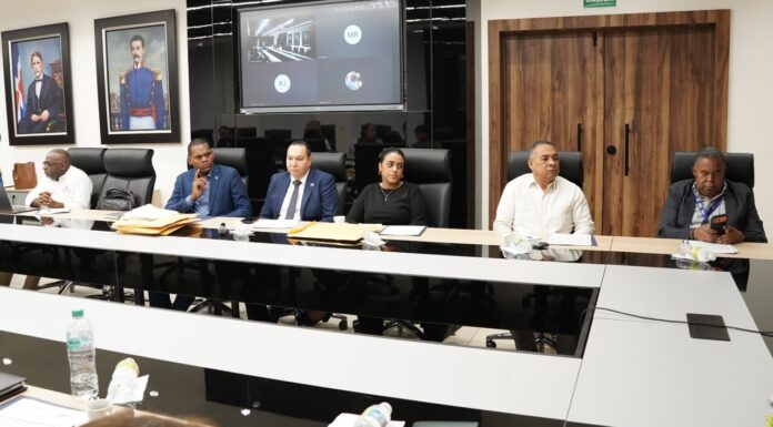 Ministerio de Educación presenta avances en revisión de calificaciones y pagos retroactivos de la Evaluación del Desempeño Docente