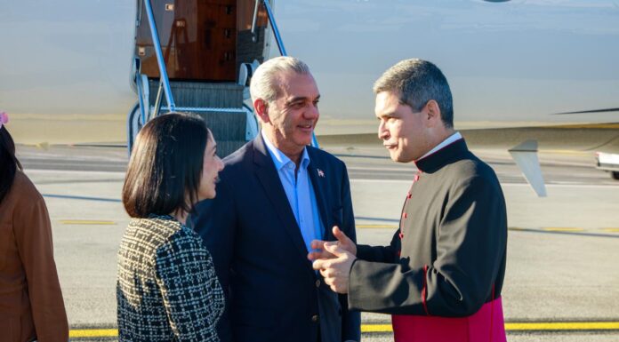 Presidente Abinader llega a Roma para audiencia de Estado con Su Santidad el papa León XIV en la Ciudad del Vaticano y para participar en la asamblea de la FAO